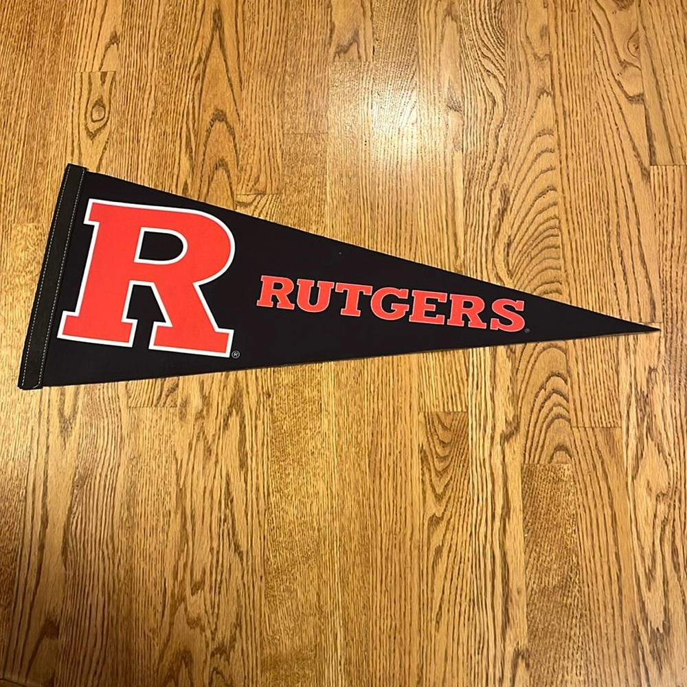 RUTGERS UNIVERSITY SCARLET KNIGHTS PENNANT BLACK RED AND WHITE